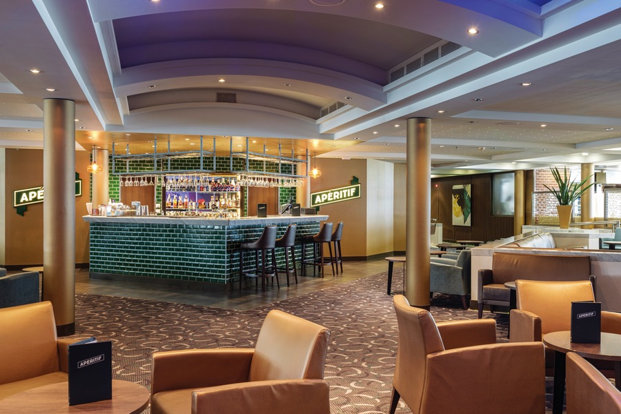Marella Cruises Marella Explorer 2 Aperitif ©Ben Waller.jpg